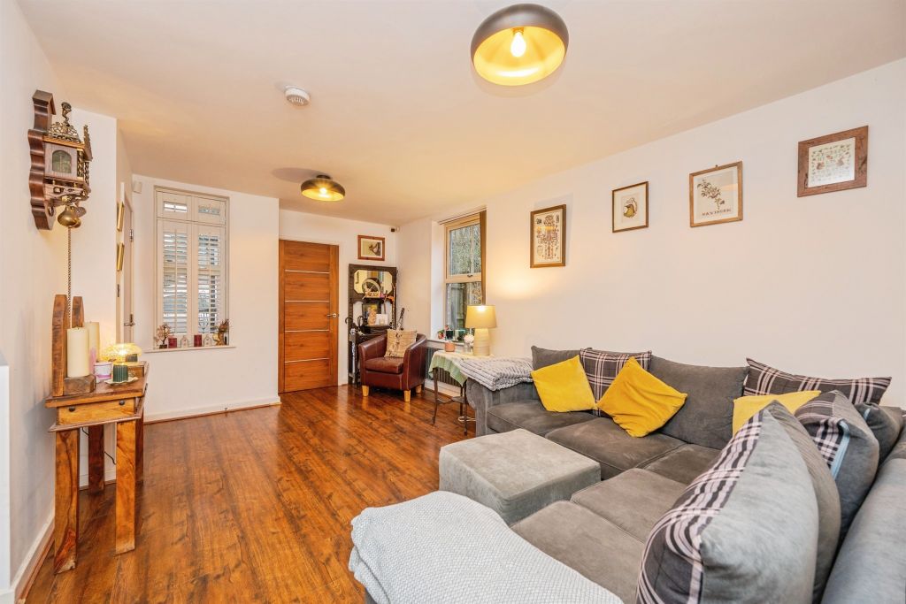 Property photo 2 of 22