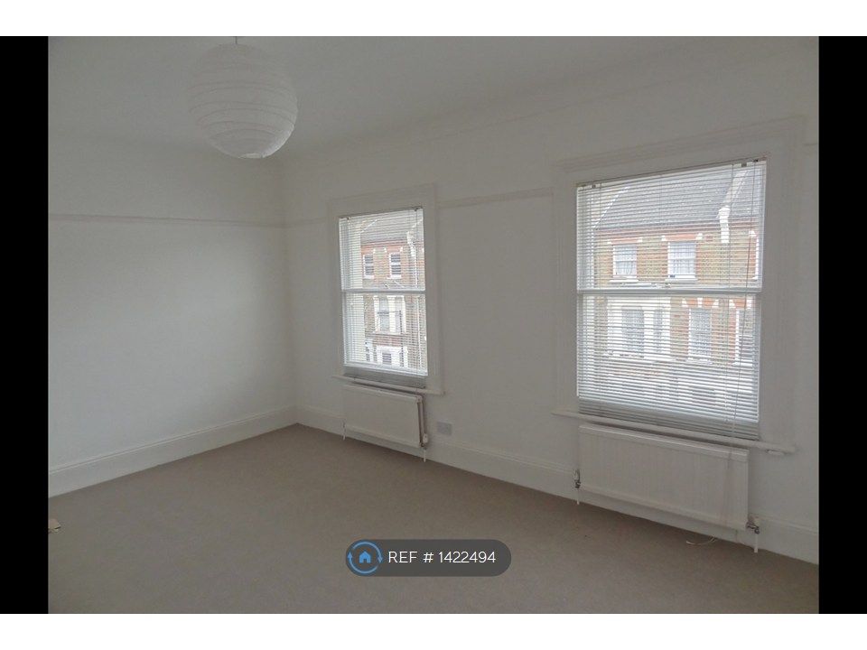 Property photo 3 of 17 Living Room