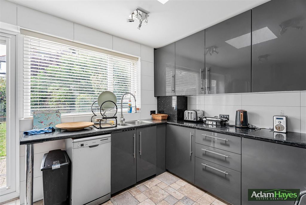 Property photo 2 of 24 21_85666_Watermarked.Jpg
