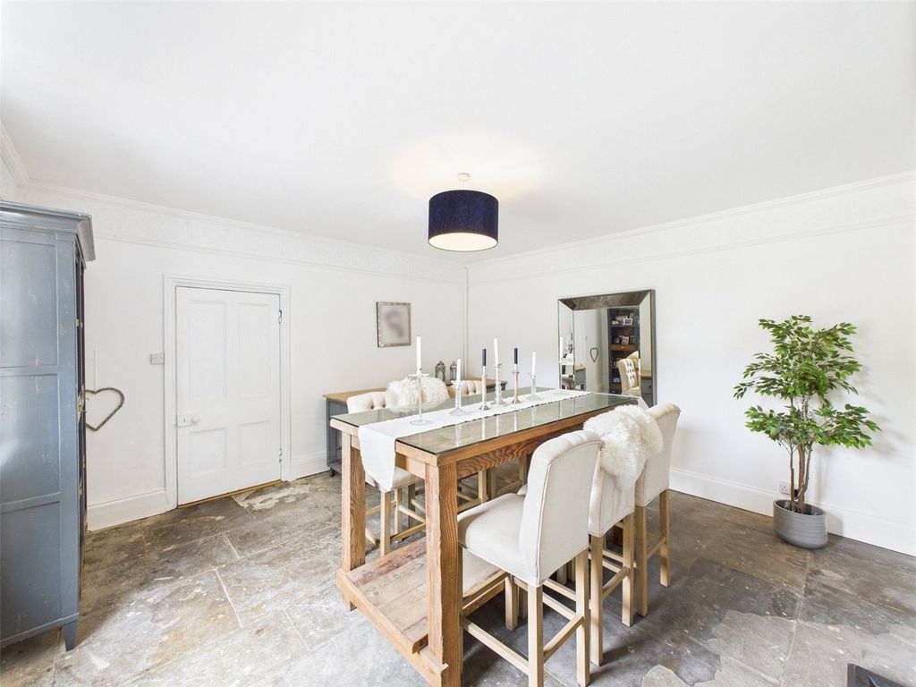 Property photo 3 of 39 Picture No. 04