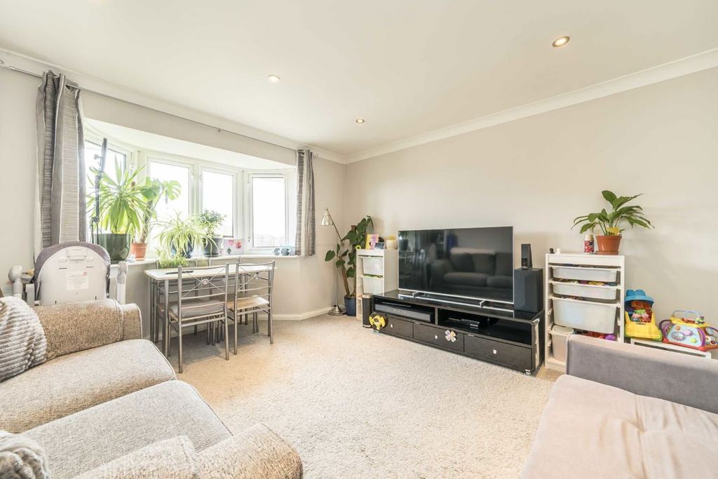 Property photo 2 of 7