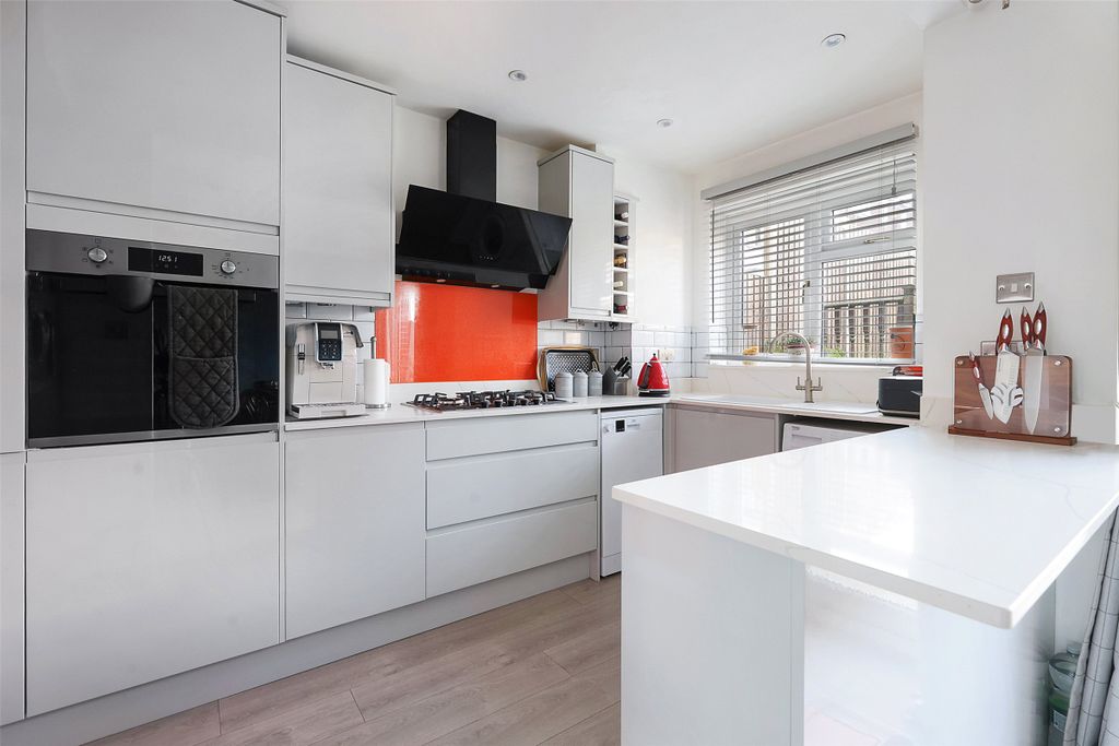 Property photo 2 of 13 Picture No. 22