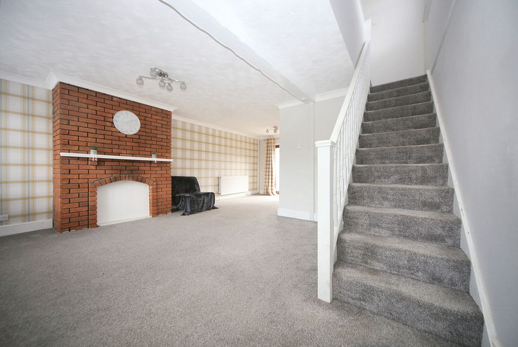 Property photo 3 of 25