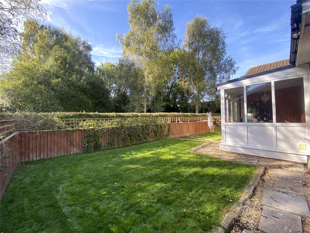 Property photo 2 of 18 Picture No. 15