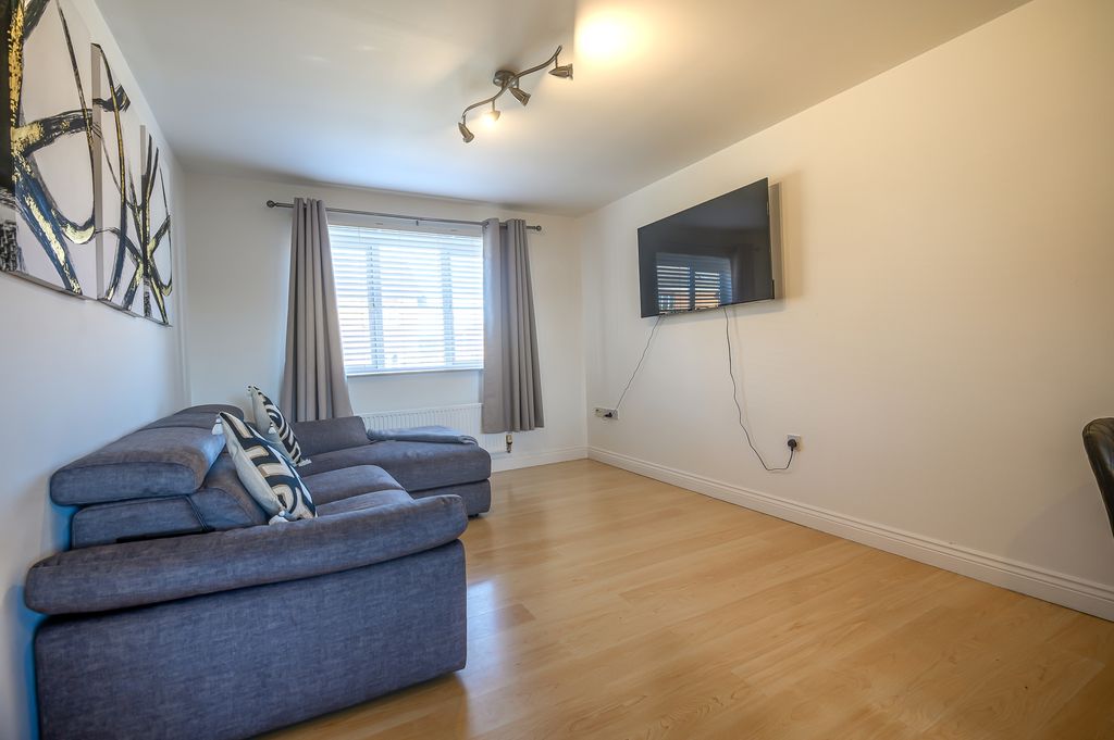 Property photo 3 of 20