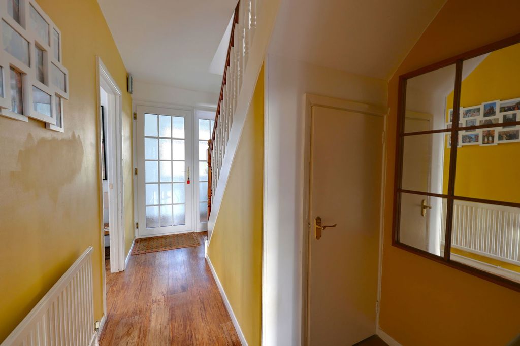 Property photo 2 of 38