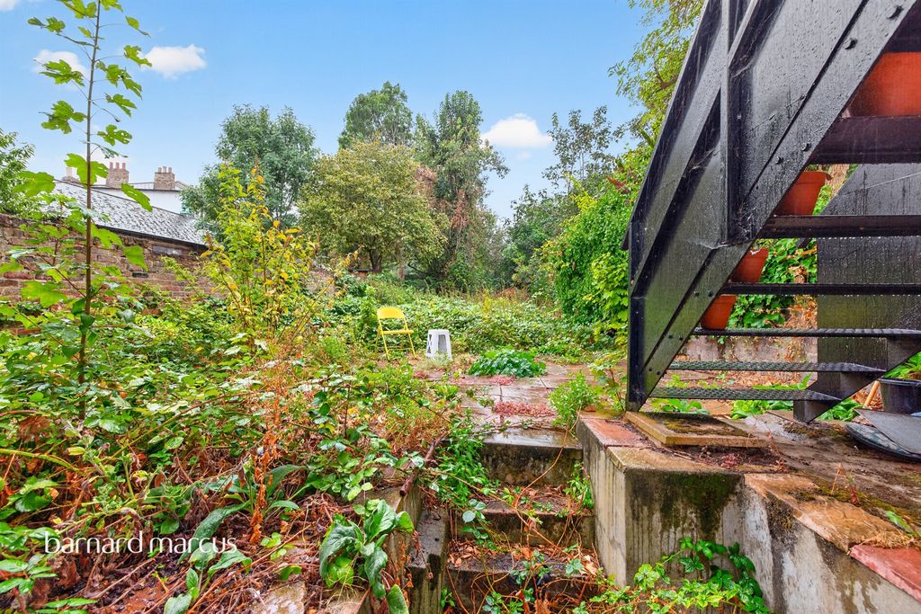 Property photo 3 of 13