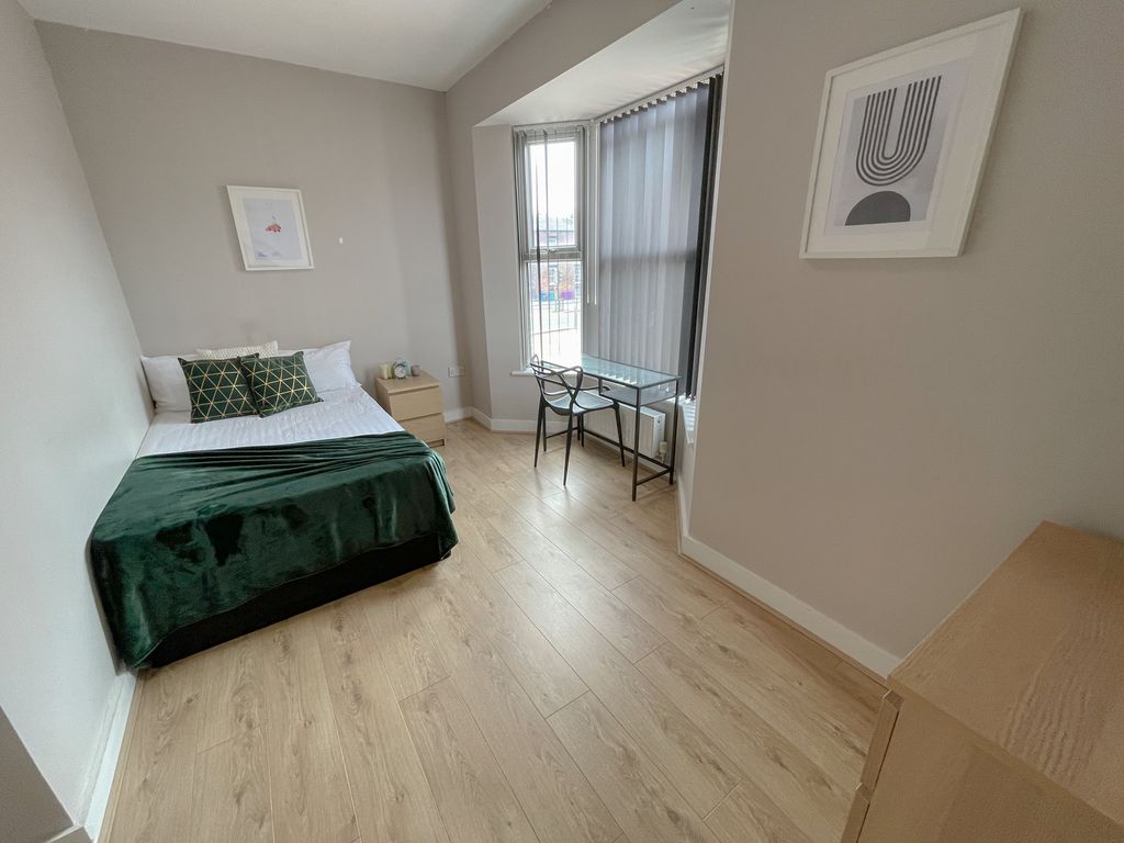 Property photo 2 of 8 159 Empress(2)