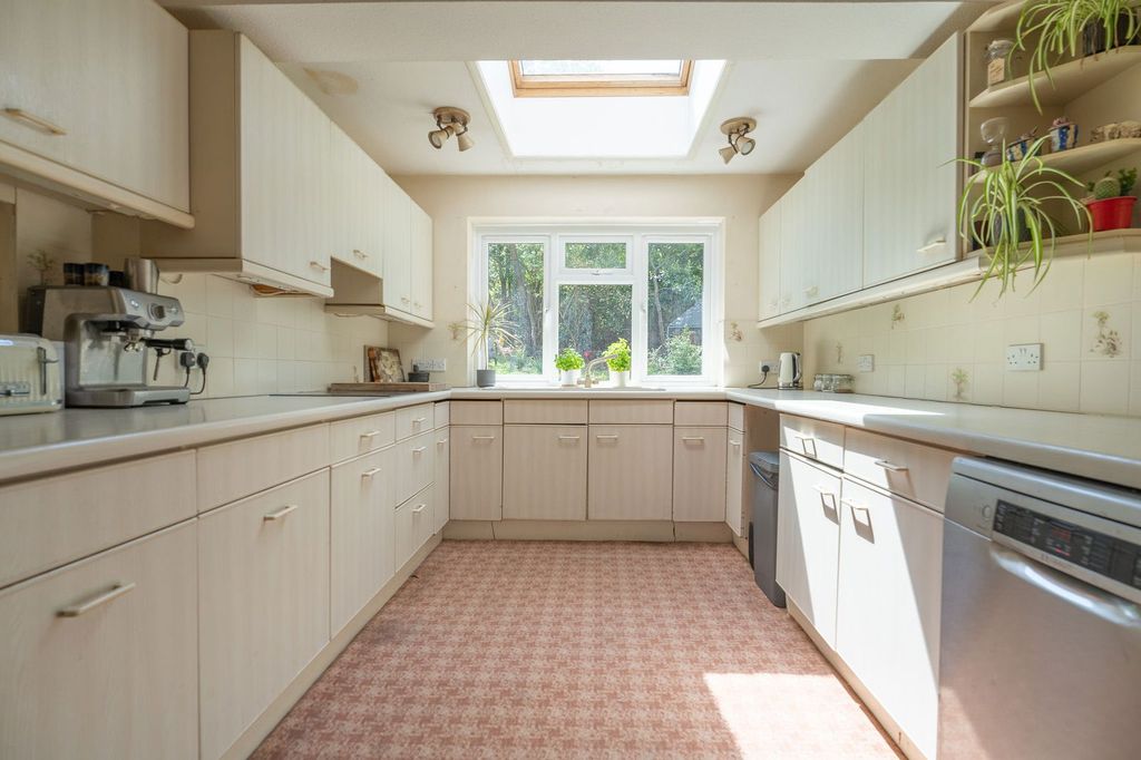 Property photo 3 of 22