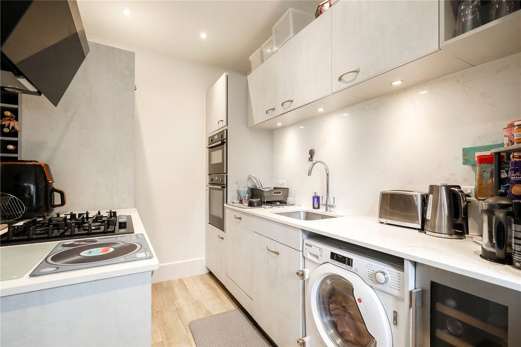 Property photo 3 of 12 Picture No. 10