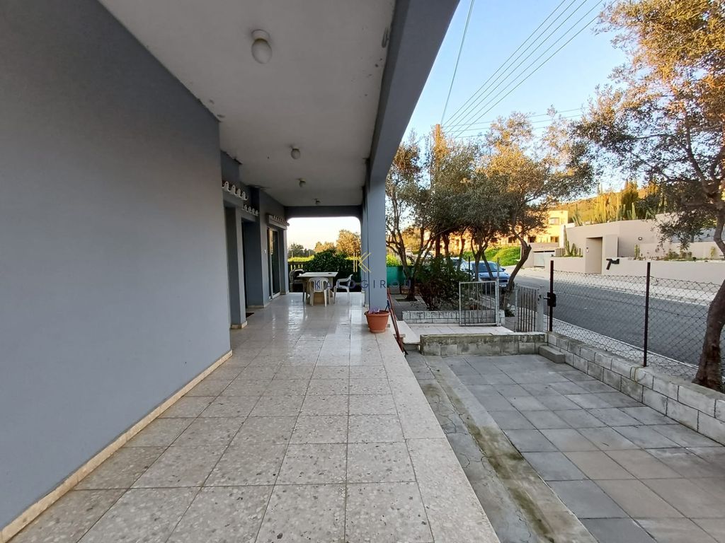 Property photo 2 of 22
