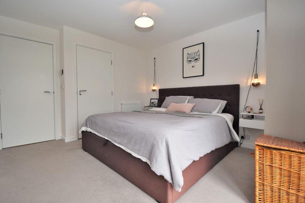 Property photo 3 of 18 Bedroom 1