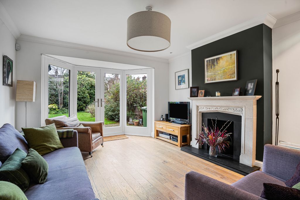 Property photo 2 of 26 Living Room