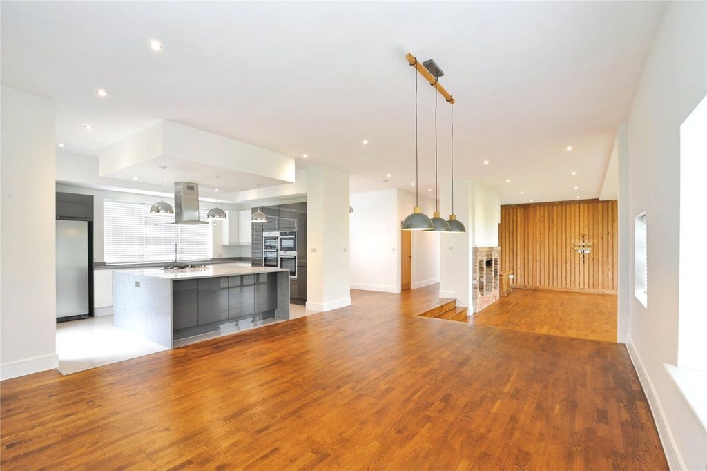 Property photo 3 of 24 Picture No. 18