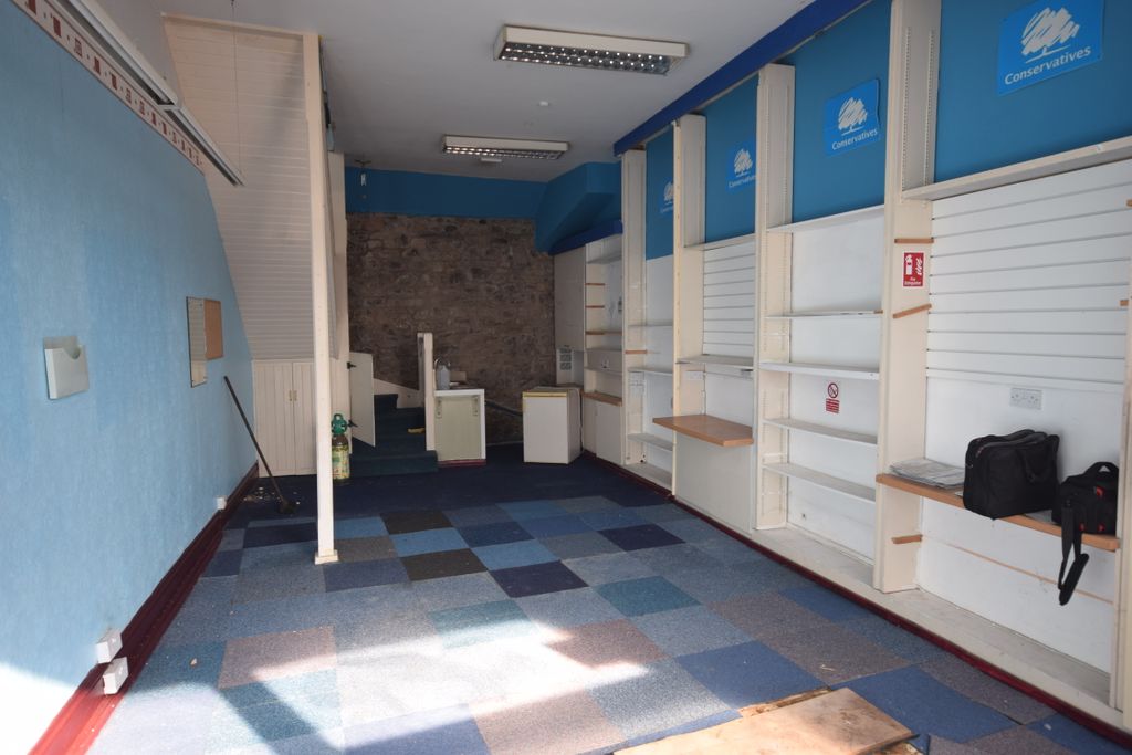 Property photo 3 of 11 Large Shop