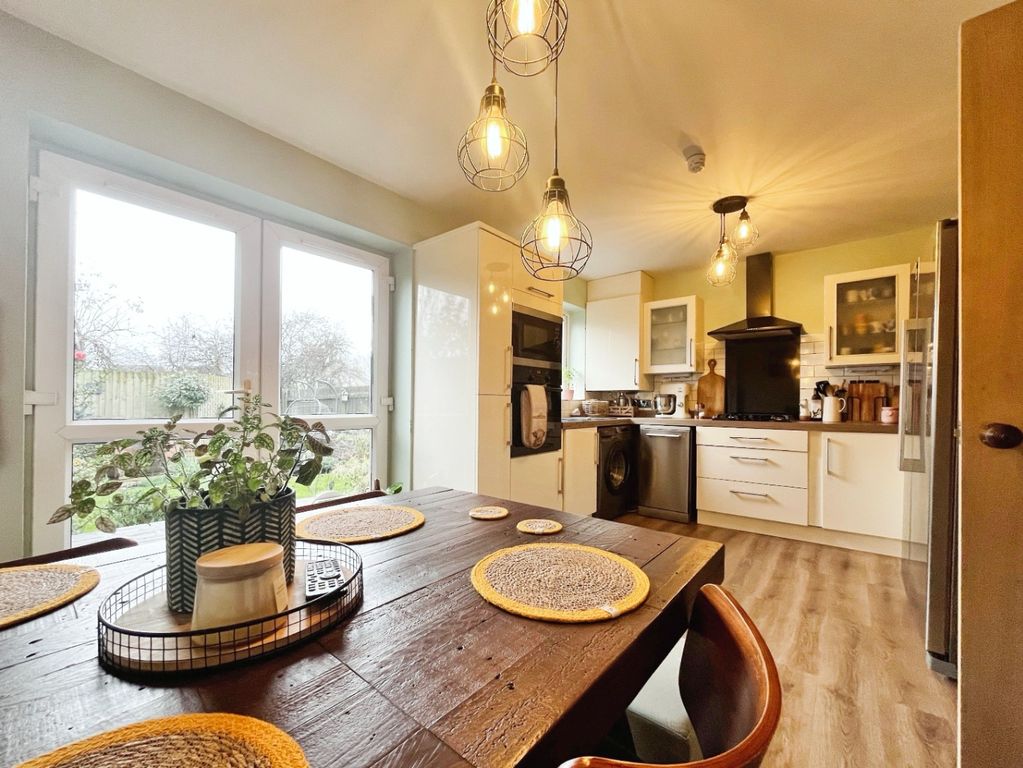 Property photo 3 of 21 3803707