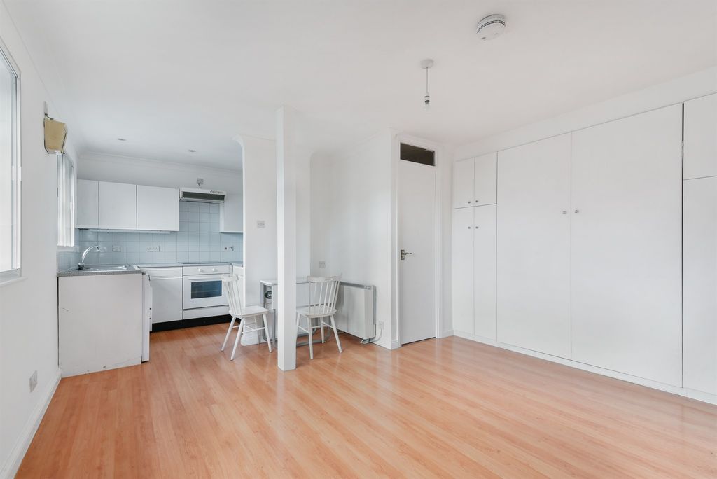 Property photo 2 of 8 Reception Room