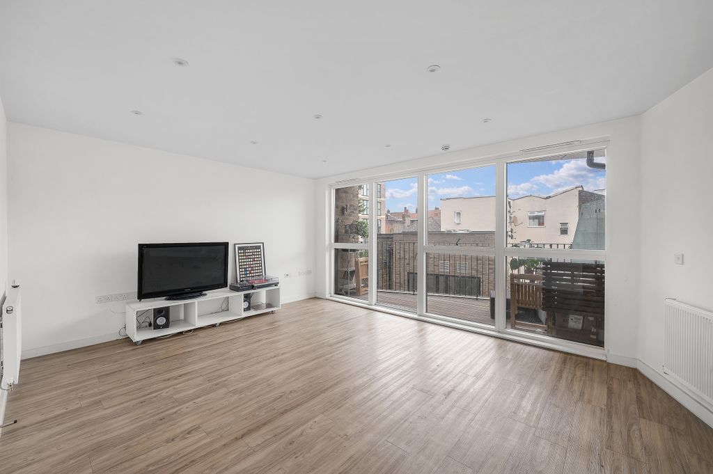 Property photo 2 of 8 2