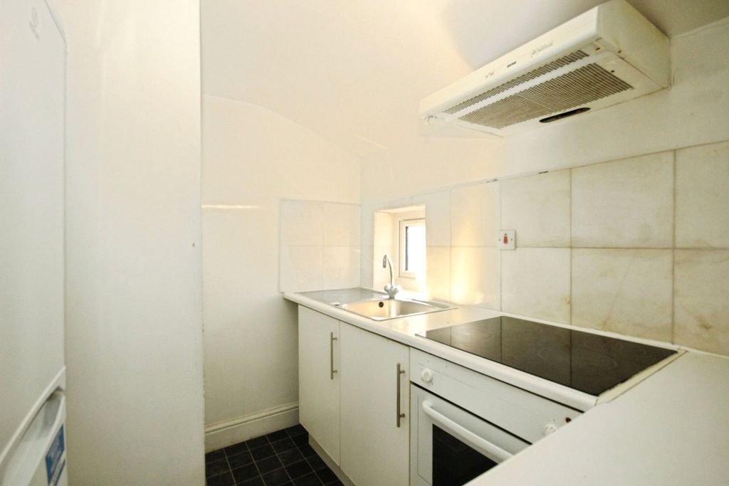 Property photo 3 of 15 Kitchen