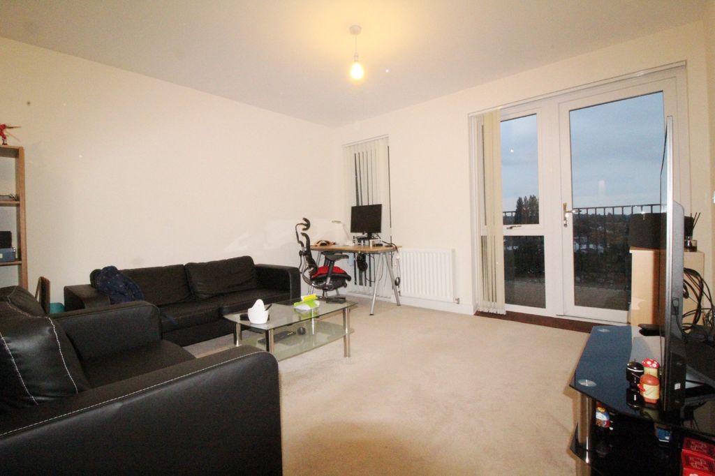 Property photo 3 of 8