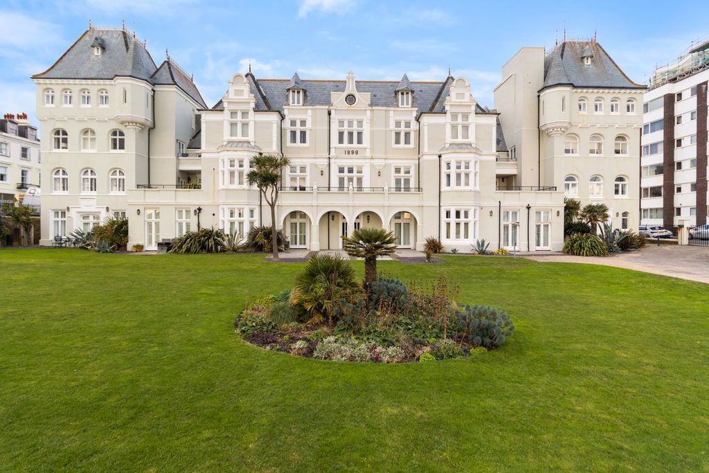 Property photo 1 of 39