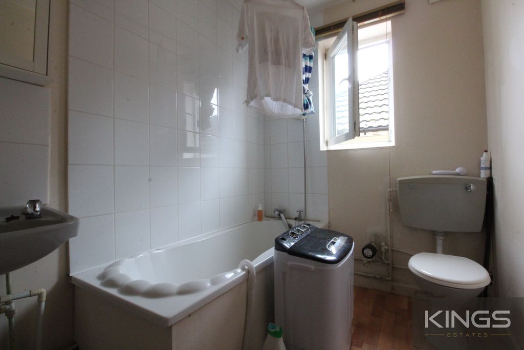 Property photo 3 of 4