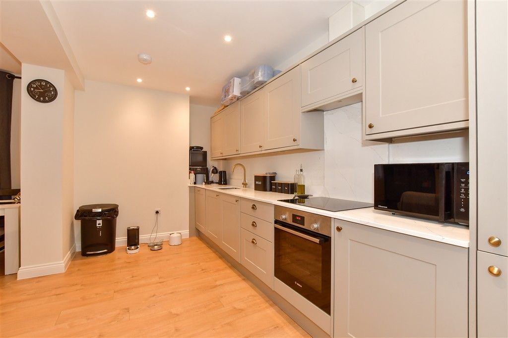 Property photo 1 of 12 Lounge/Kitchen