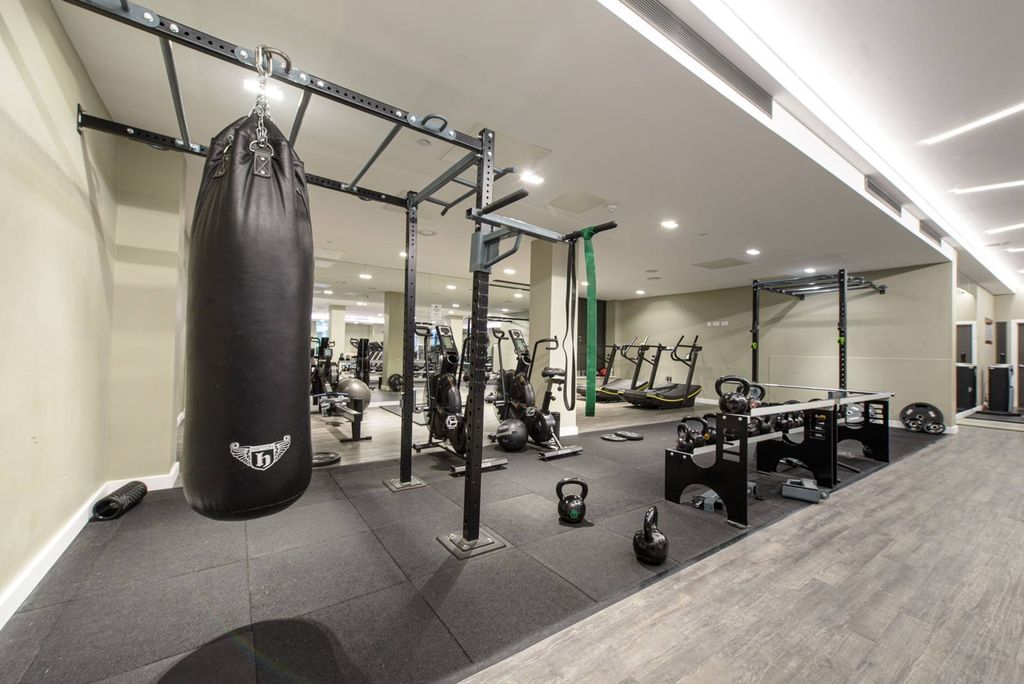 Property photo 2 of 21