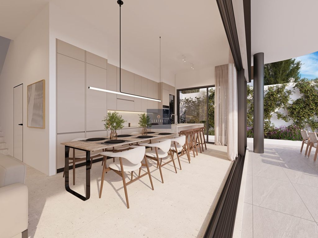 Property photo 3 of 5