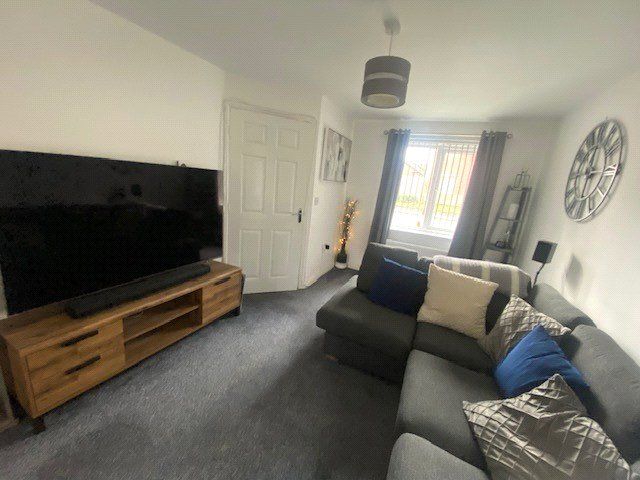 Property photo 3 of 10 Lounge