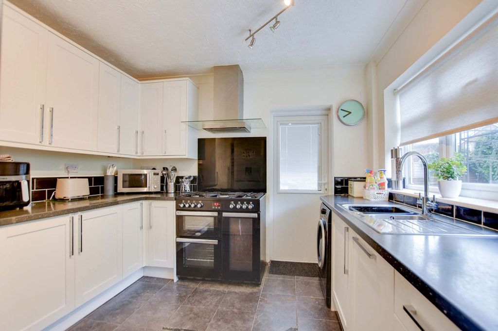 Property photo 3 of 22