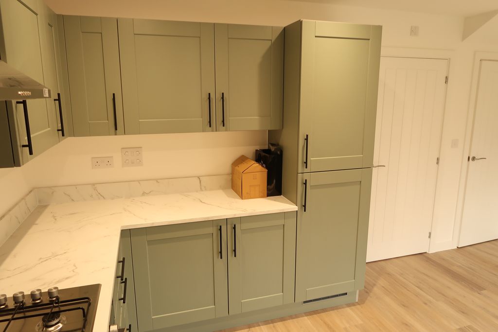 Property photo 3 of 19 Kitchen