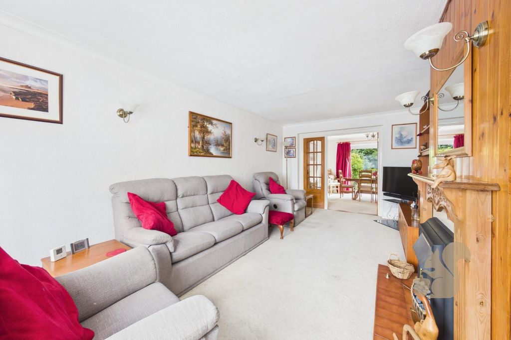 Property photo 3 of 32 Cam01254G0-Pr0527-Still020.Jpg