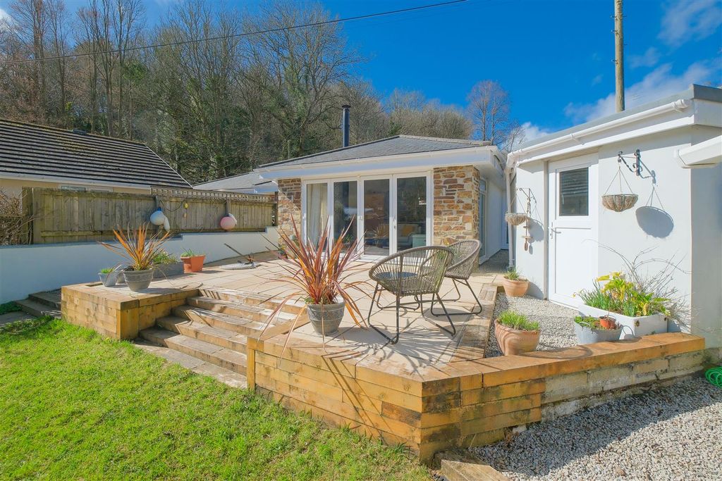 Property photo 1 of 18 Parry Chy An Treth Seaton-10.Jpg