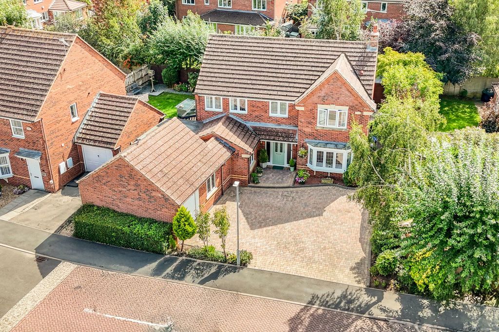 Property photo 3 of 39