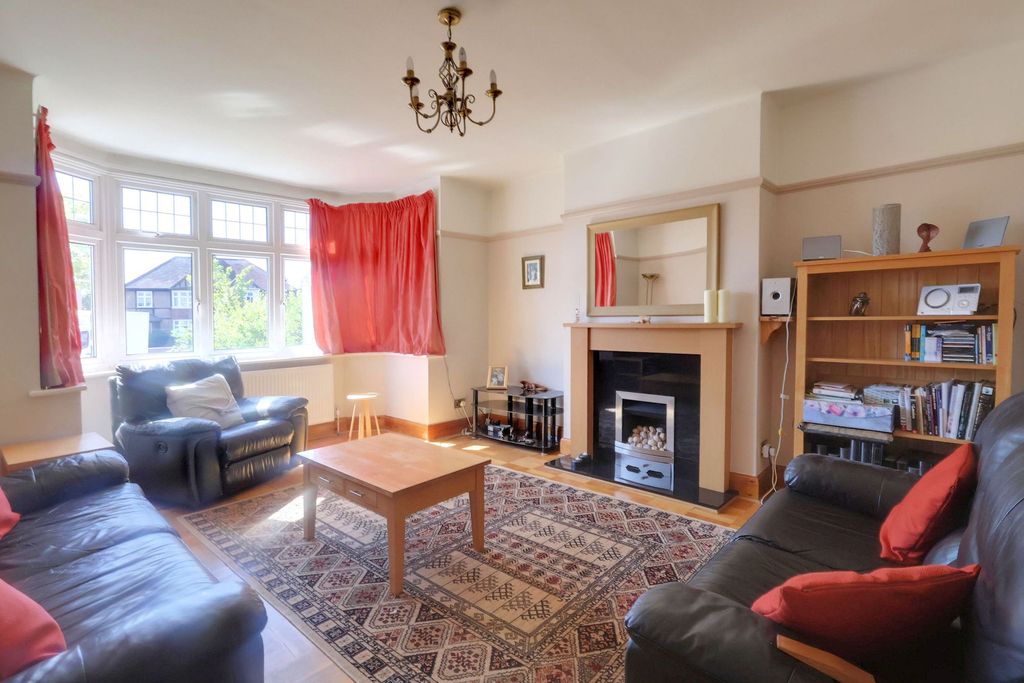 Property photo 3 of 19