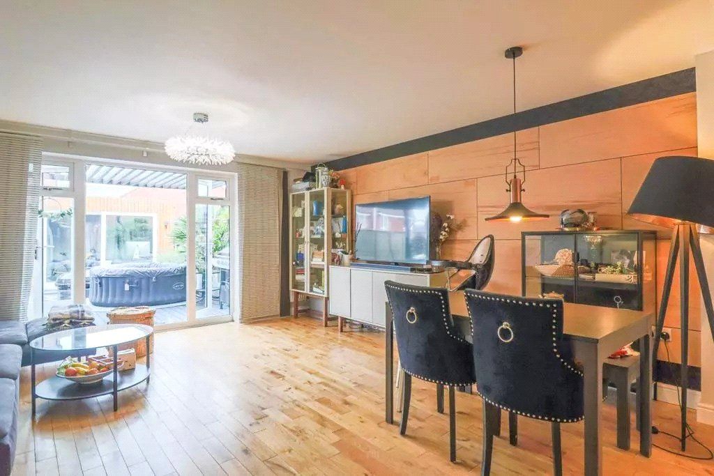 Property photo 3 of 23 Picture No. 04