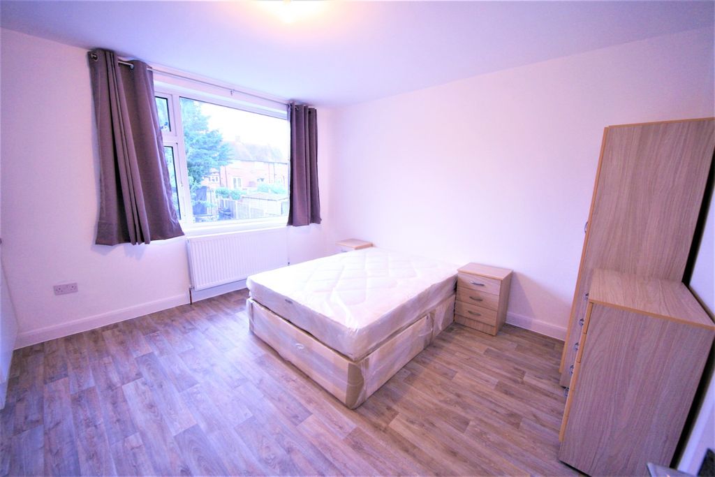 Property photo 1 of 5 4554400