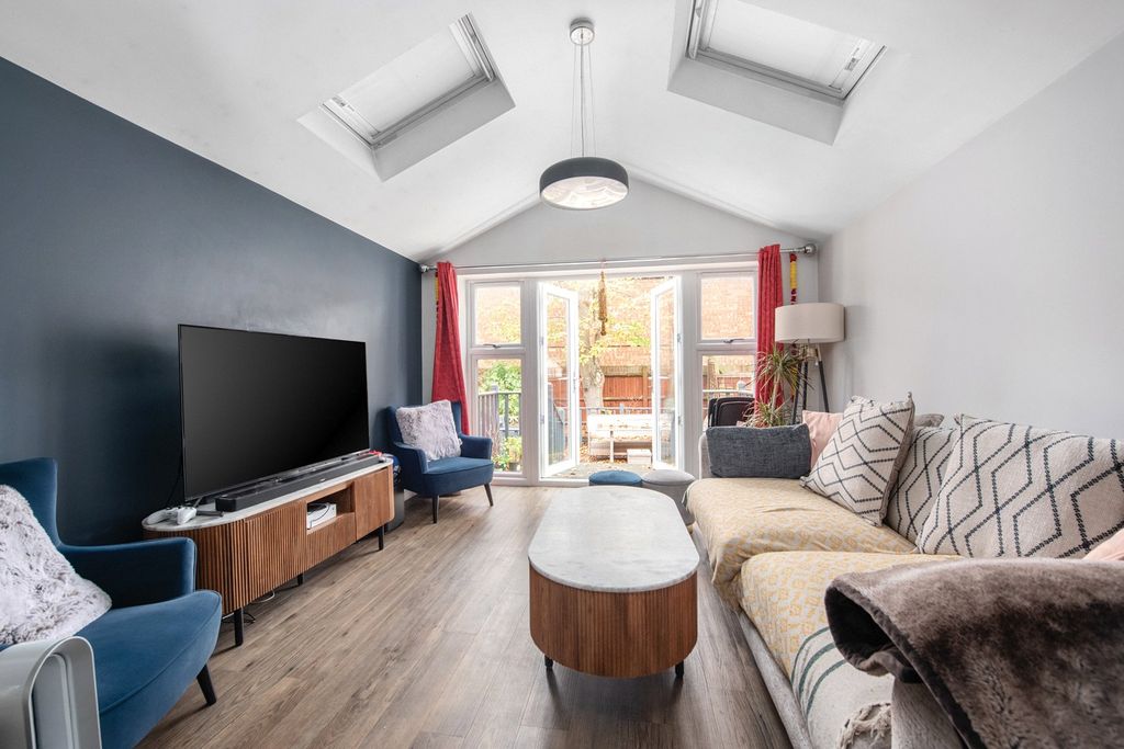 Property photo 2 of 11 Picture No. 06