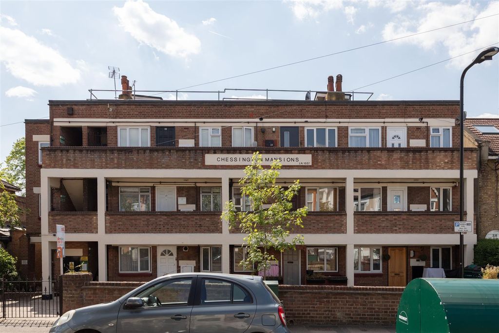 Property photo 1 of 13 Chessington Mansions, E11