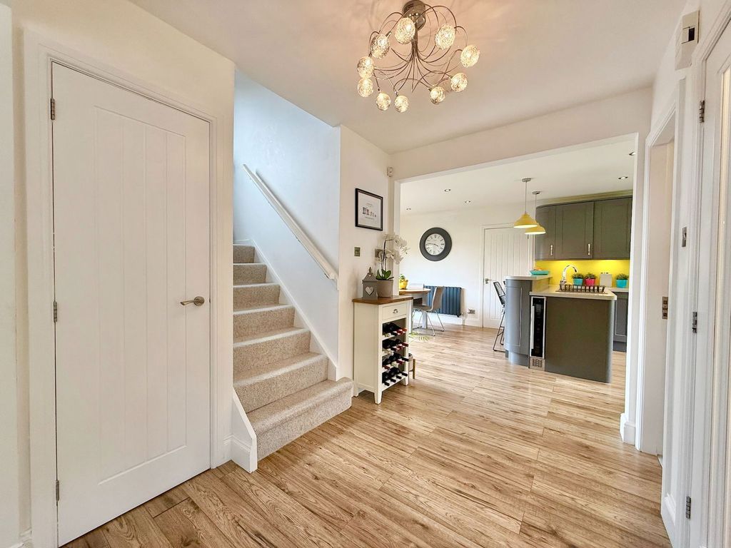Property photo 3 of 41