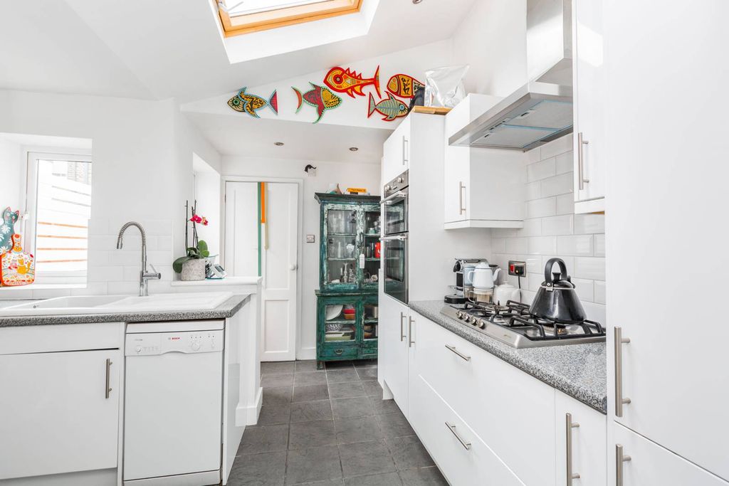 Property photo 3 of 7