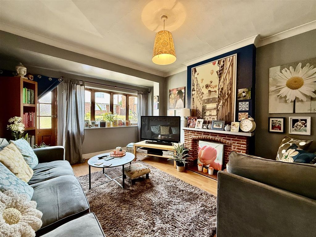 Property photo 2 of 17 2