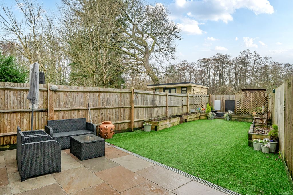 Property photo 2 of 11 2