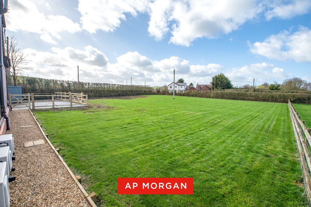 Property photo 3 of 21 Picture No. 05