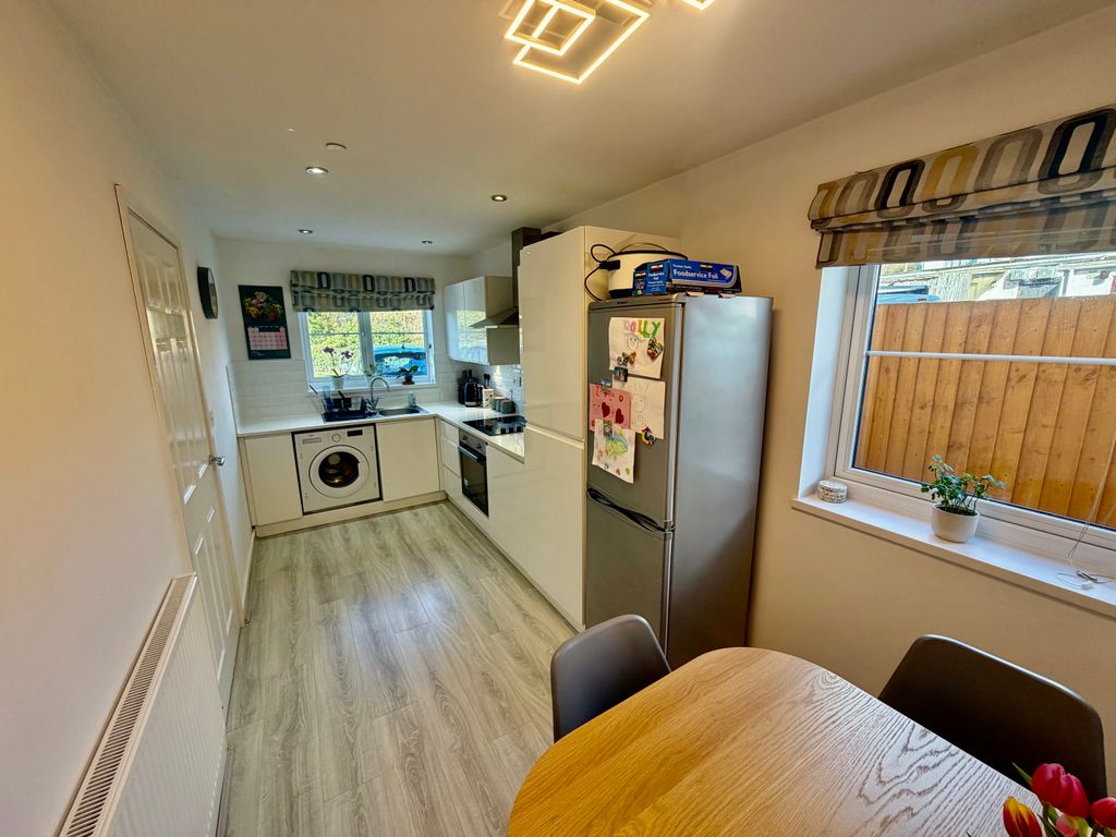 Property photo 3 of 27