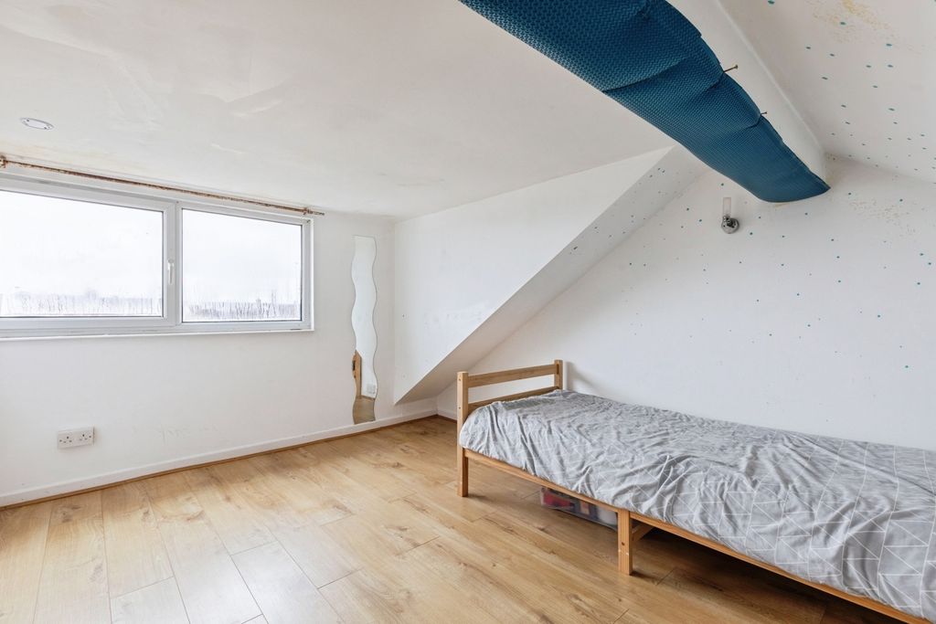 Property photo 3 of 20 Pbox-Img.Jpg