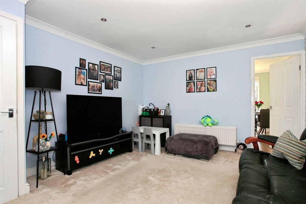 Property photo 3 of 13