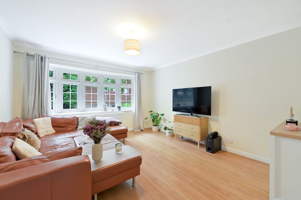 Property photo 3 of 7 Picture No. 10