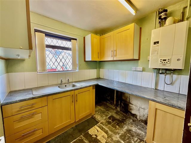 Property photo 2 of 19 Kitchen
